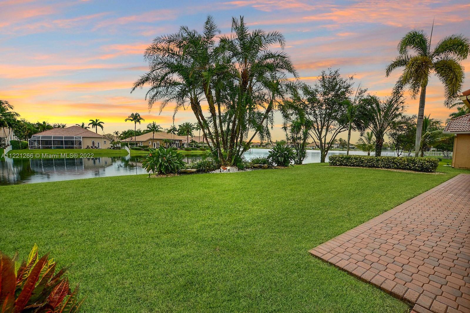 PEMBROKE FALLS - Residential