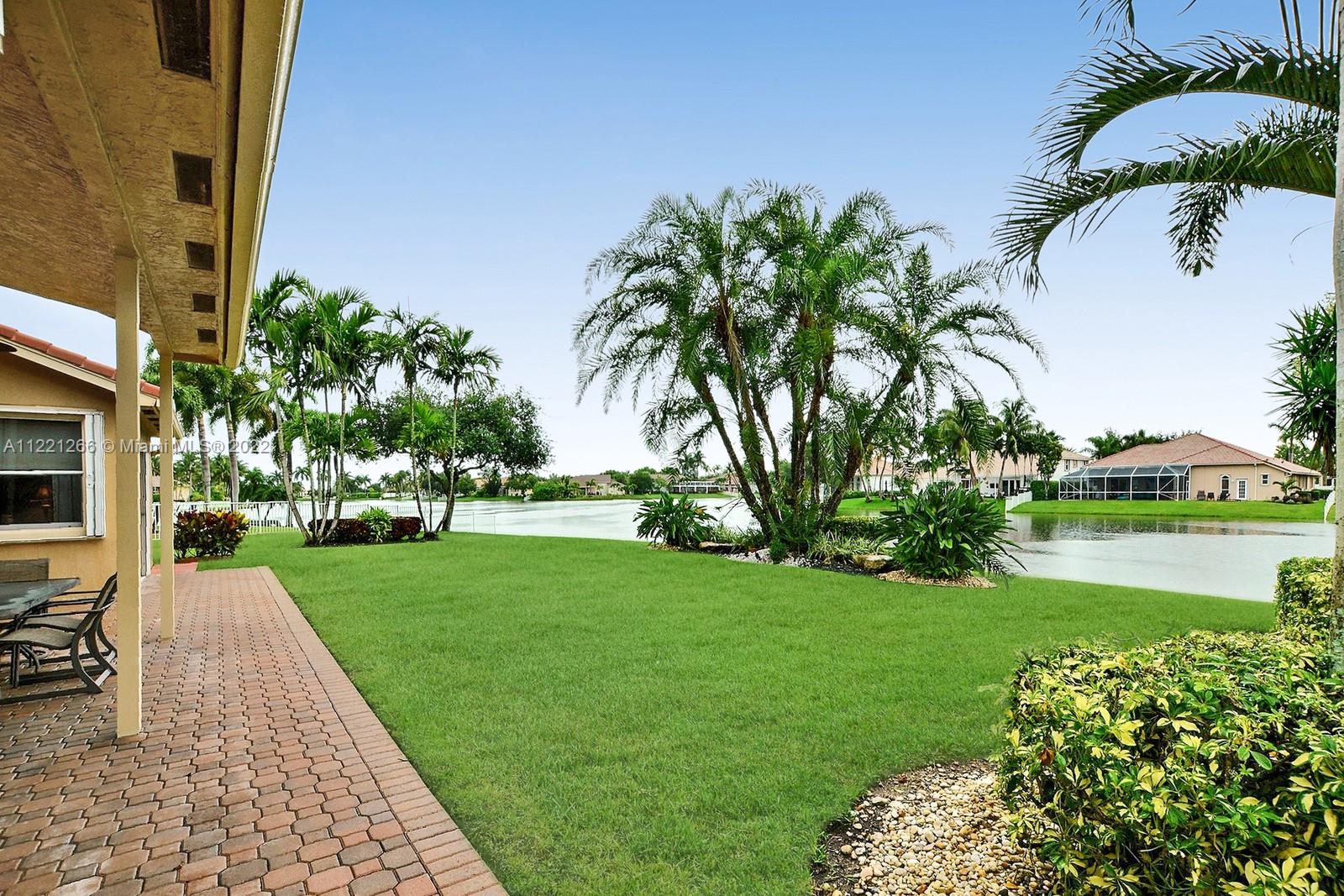 PEMBROKE FALLS - Residential