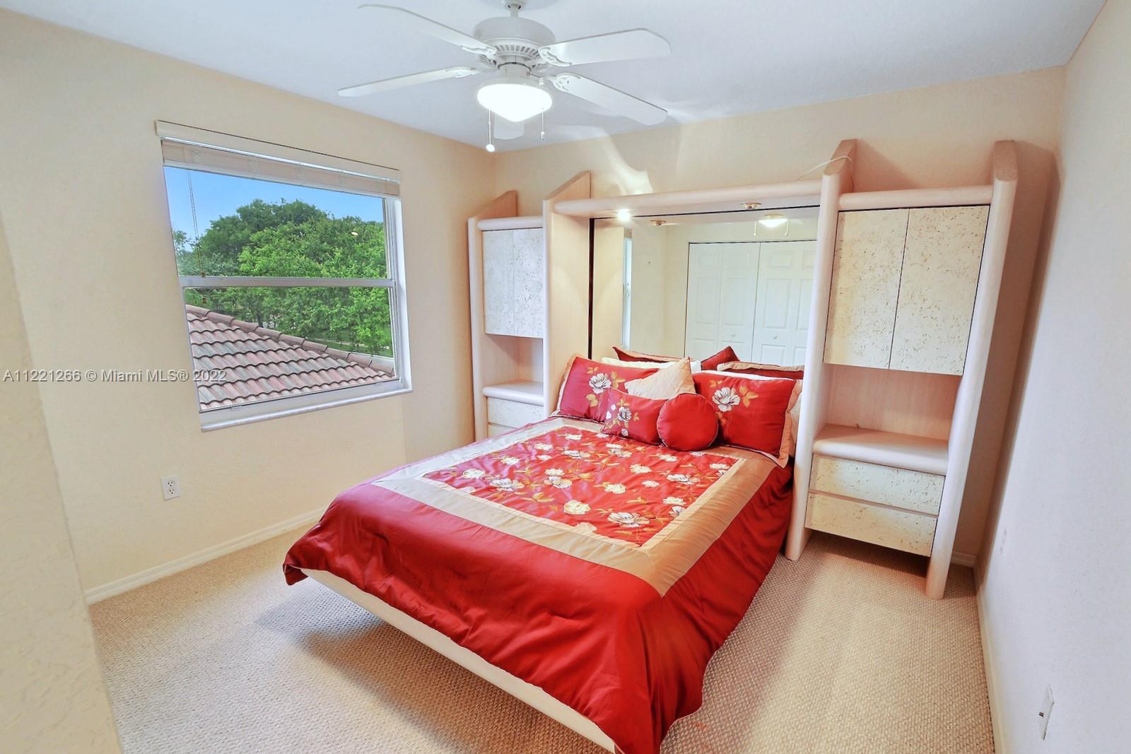 PEMBROKE FALLS - Residential