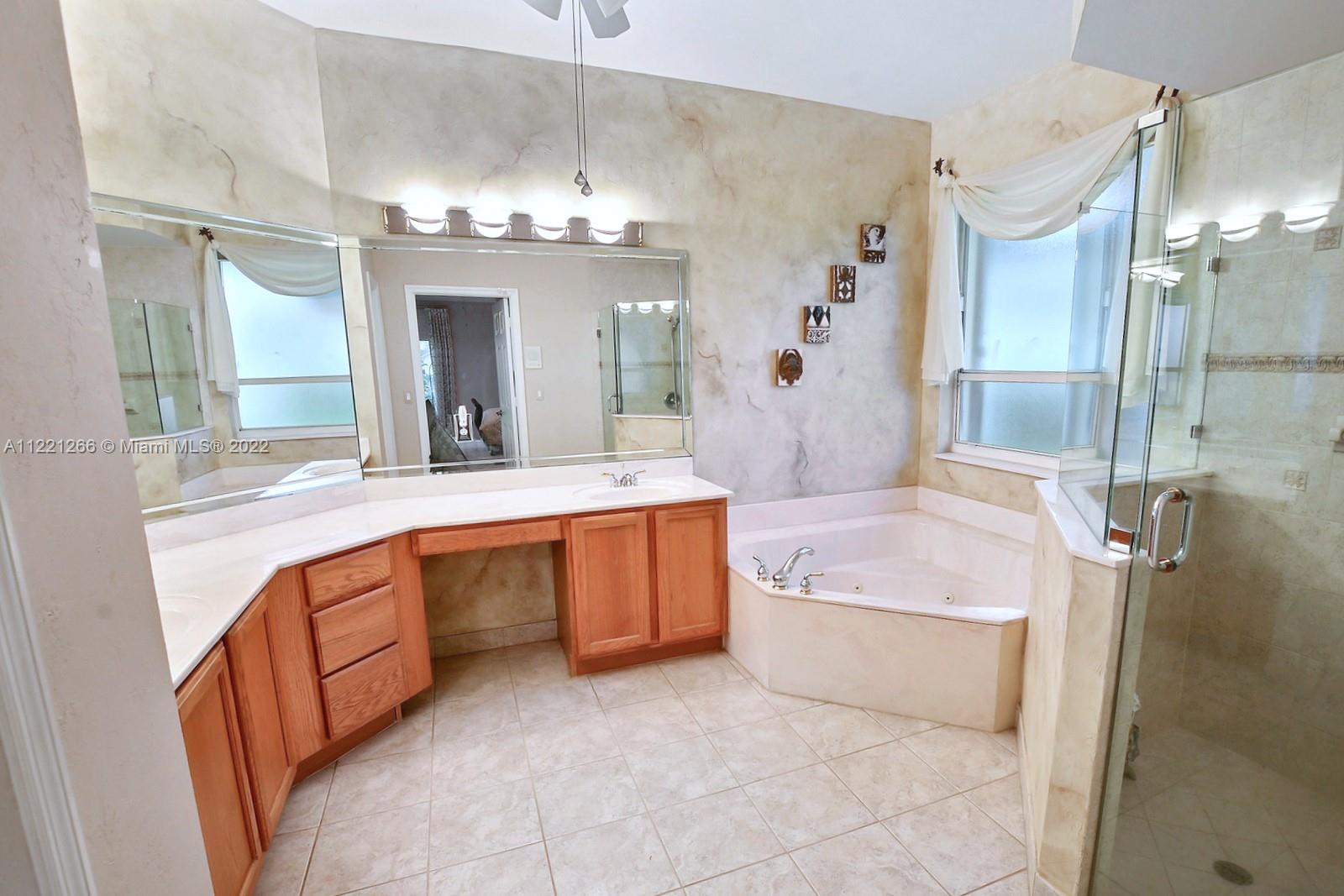 PEMBROKE FALLS - Residential