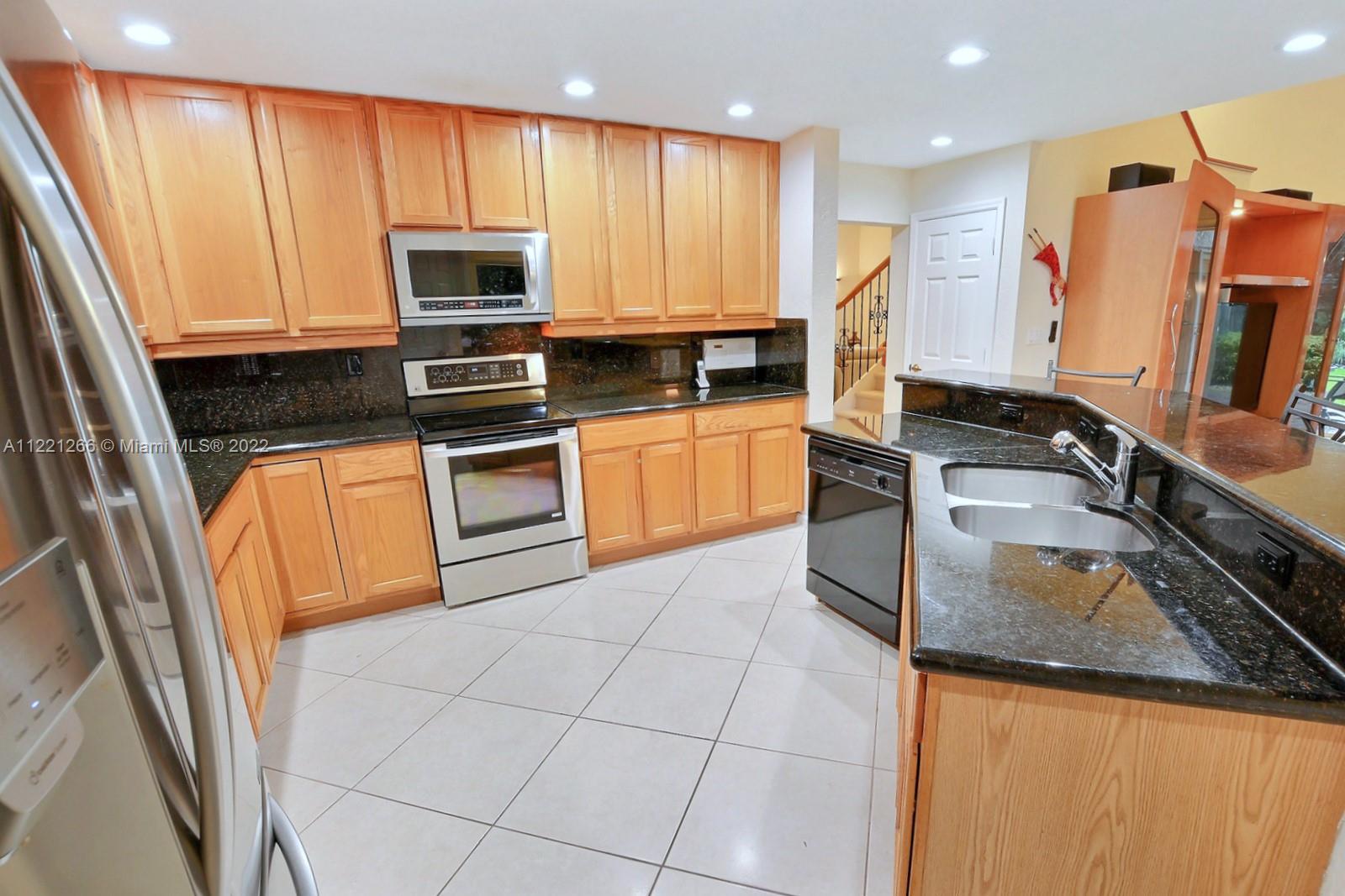 PEMBROKE FALLS - Residential