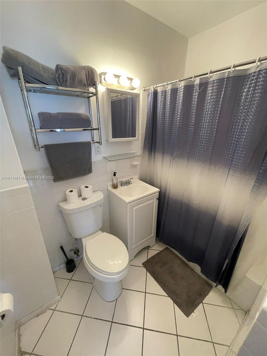 RIVERVIEW VILLAS CONDO - Residential Lease