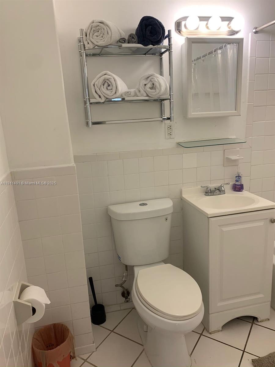 RIVERVIEW VILLAS CONDO - Residential Lease