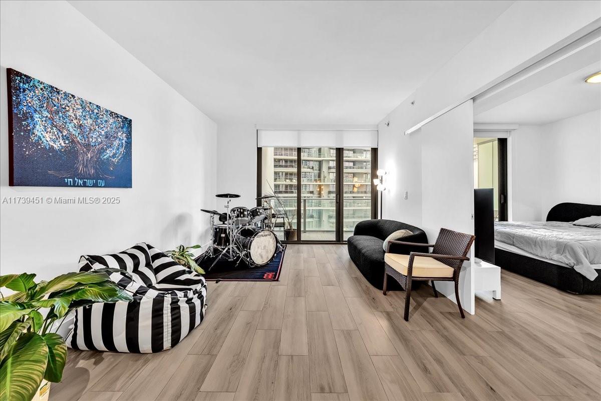 1010 Brickell Ave 2208, Miami, Broward County, Florida - 1 Bedrooms  
2 Bathrooms - 