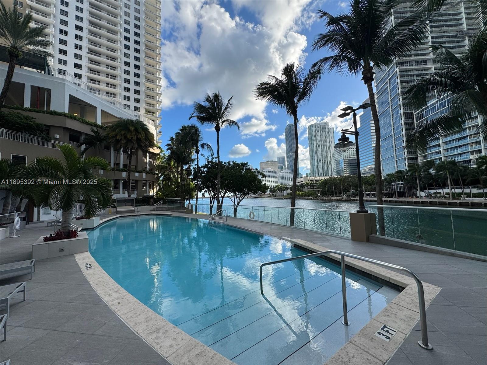 CARBONELL CONDO - Residential