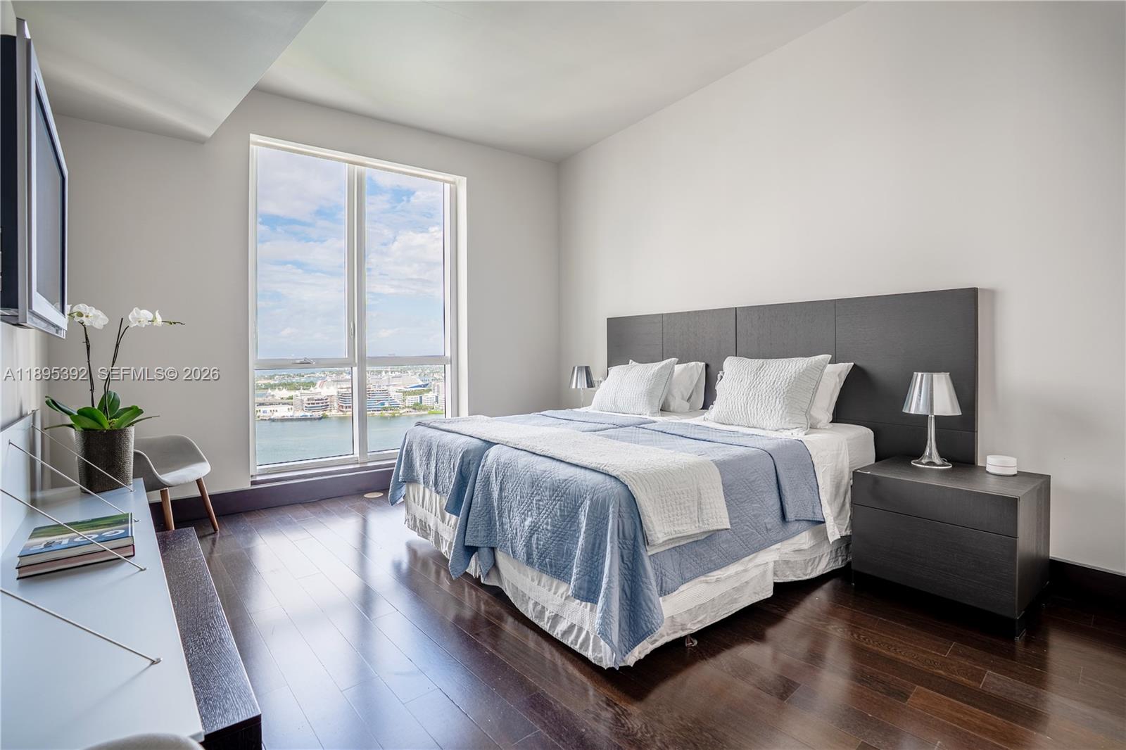 CARBONELL CONDO - Residential