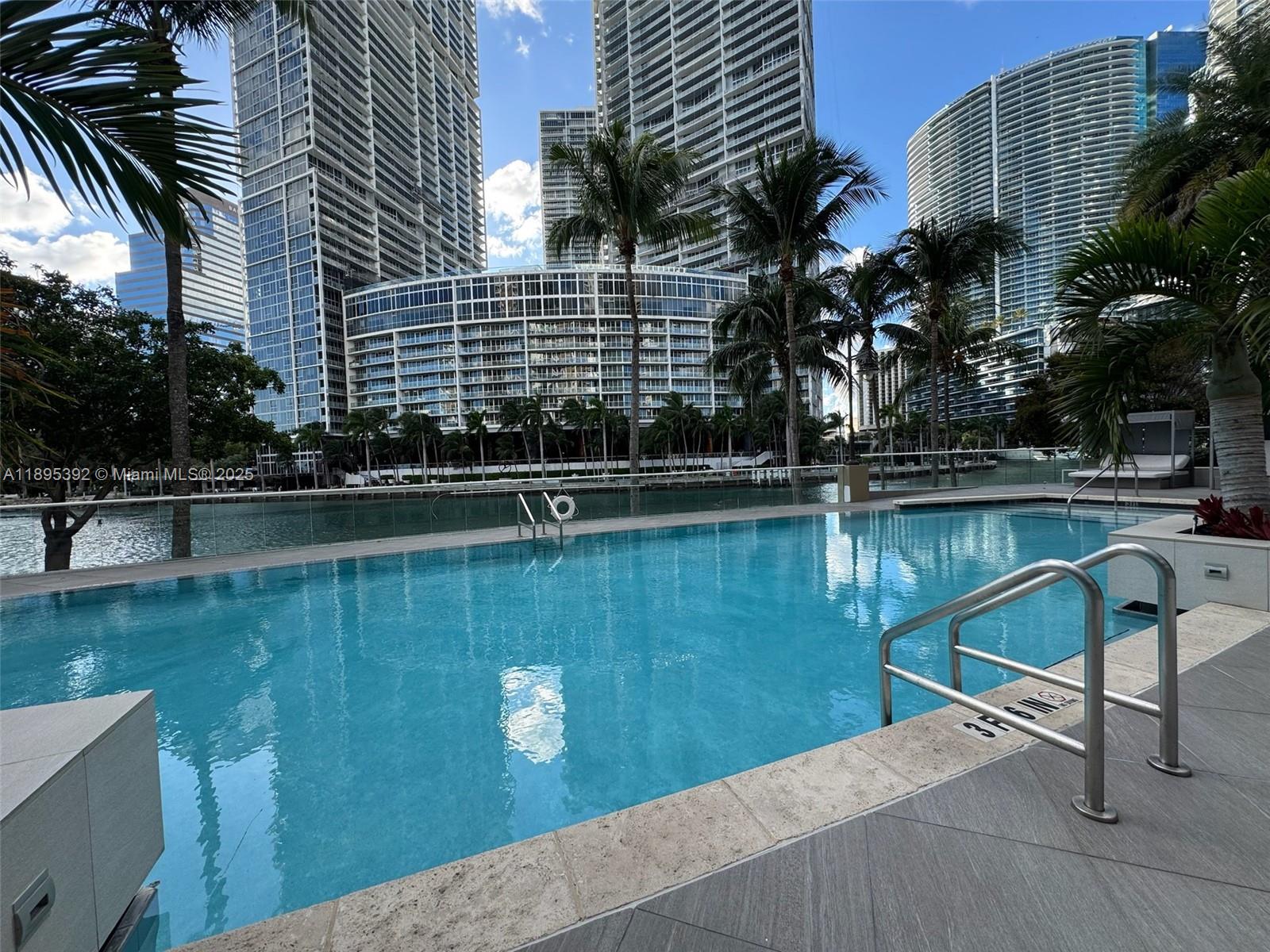CARBONELL CONDO - Residential
