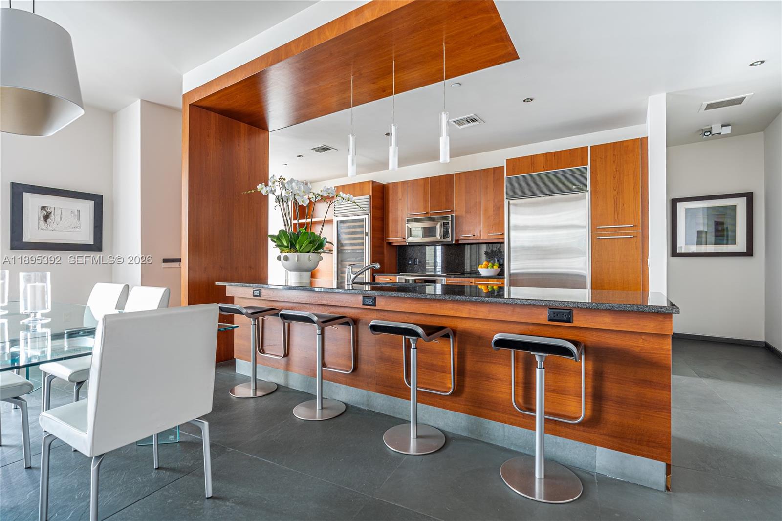 CARBONELL CONDO - Residential