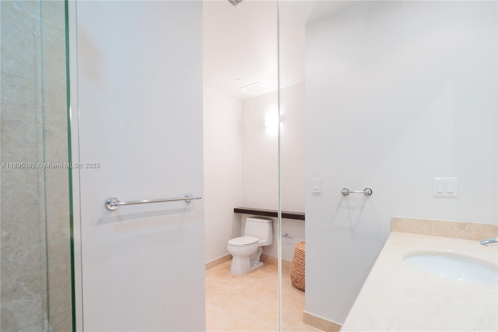 CARBONELL CONDO - Residential