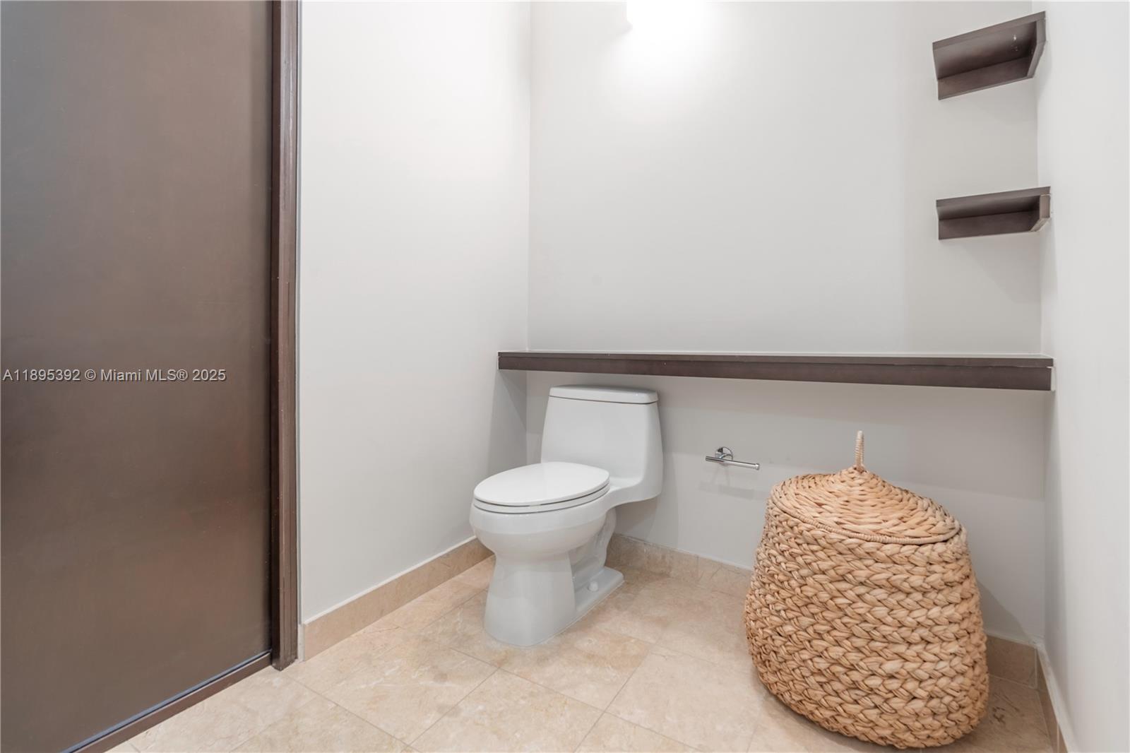 CARBONELL CONDO - Residential