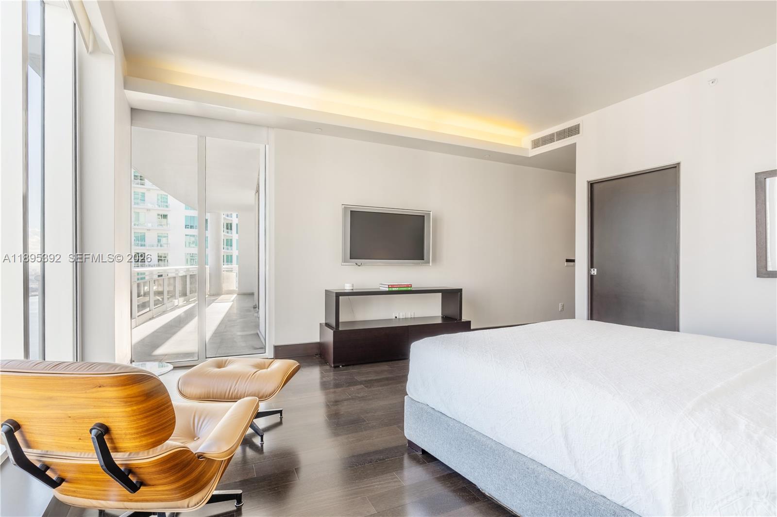 CARBONELL CONDO - Residential