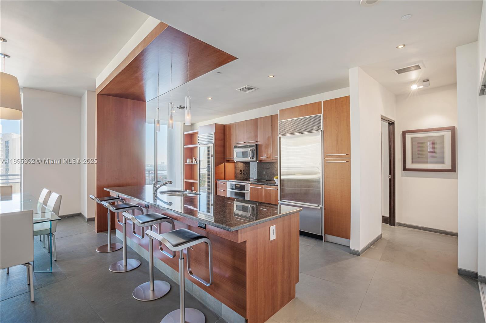 CARBONELL CONDO - Residential