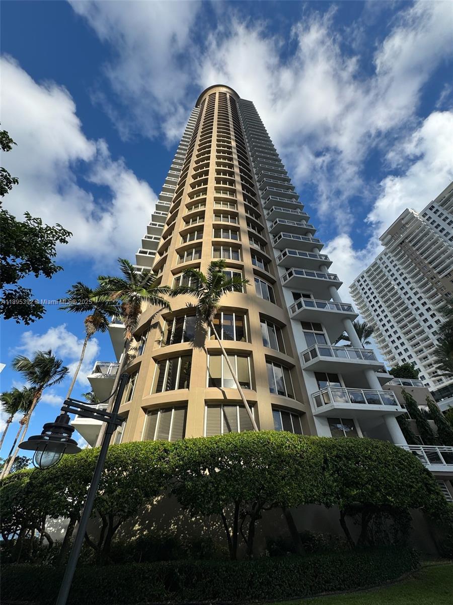 CARBONELL CONDO - Residential
