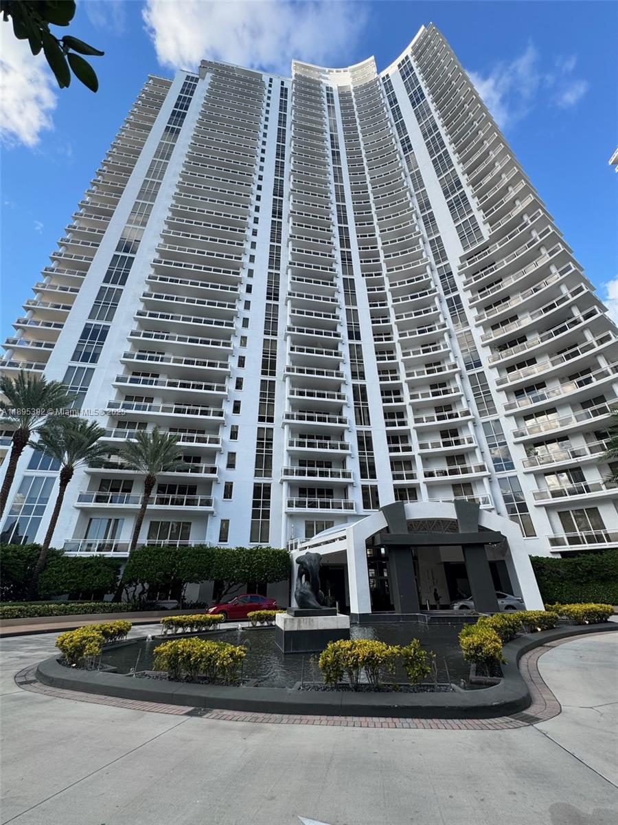 CARBONELL CONDO - Residential