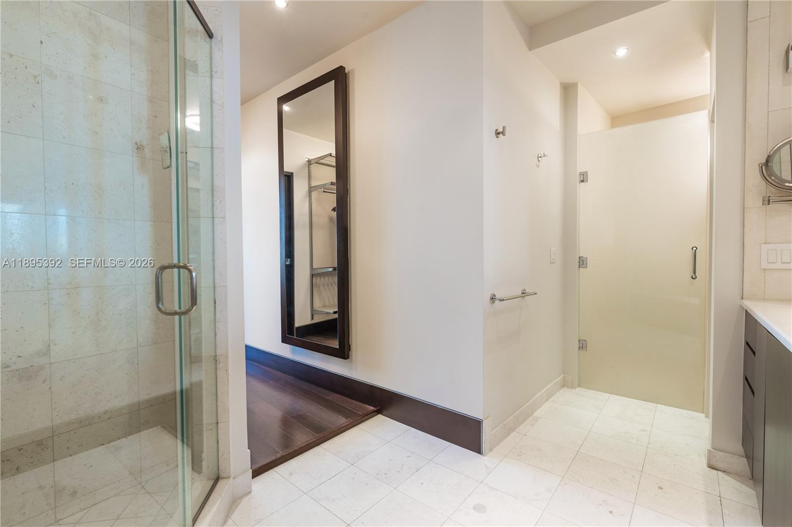 CARBONELL CONDO - Residential