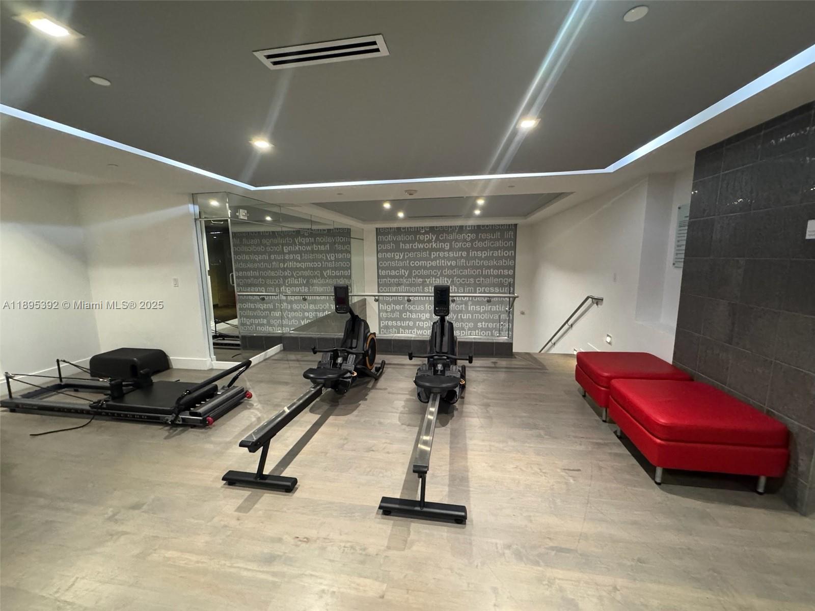 CARBONELL CONDO - Residential