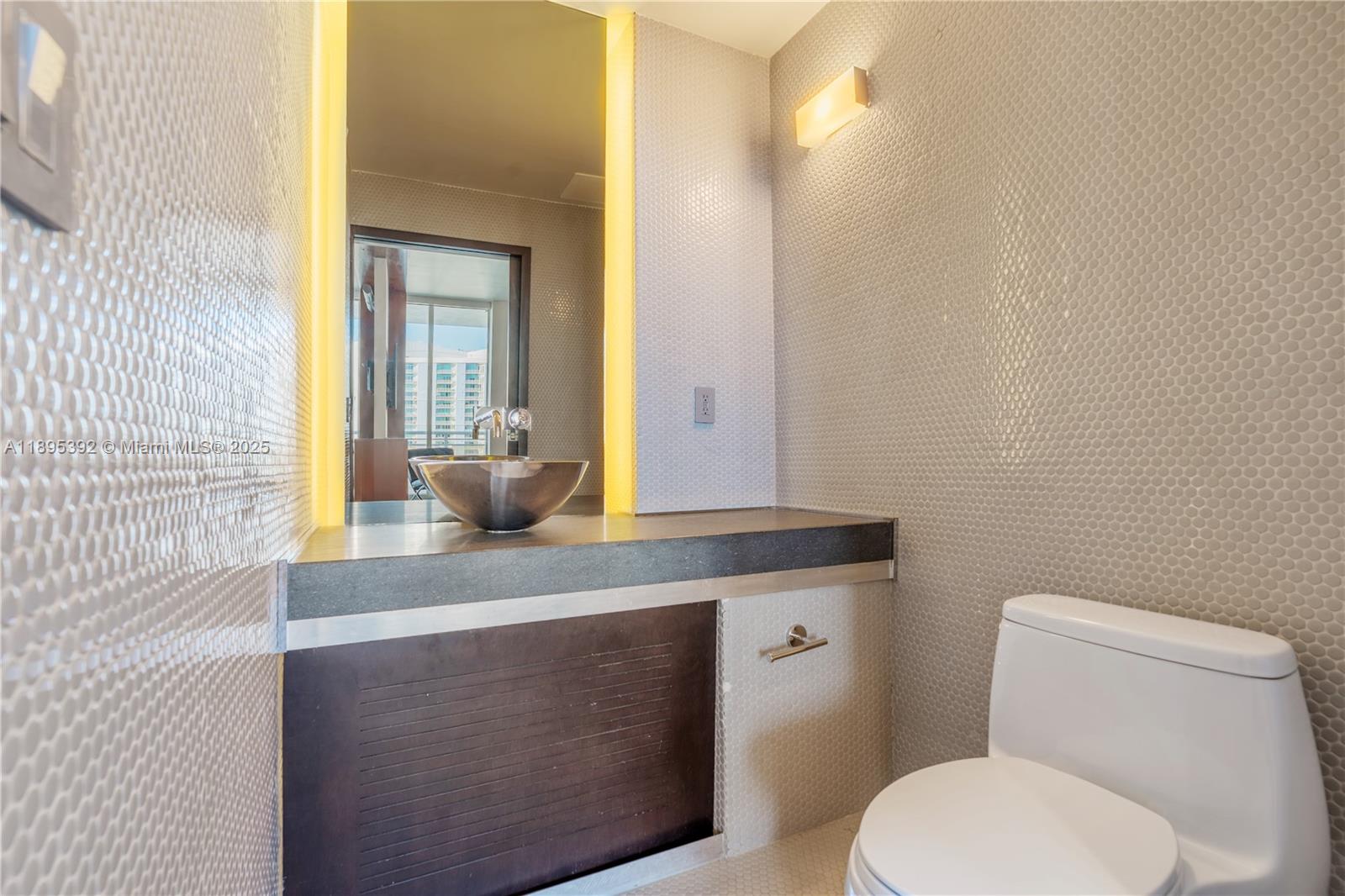 CARBONELL CONDO - Residential