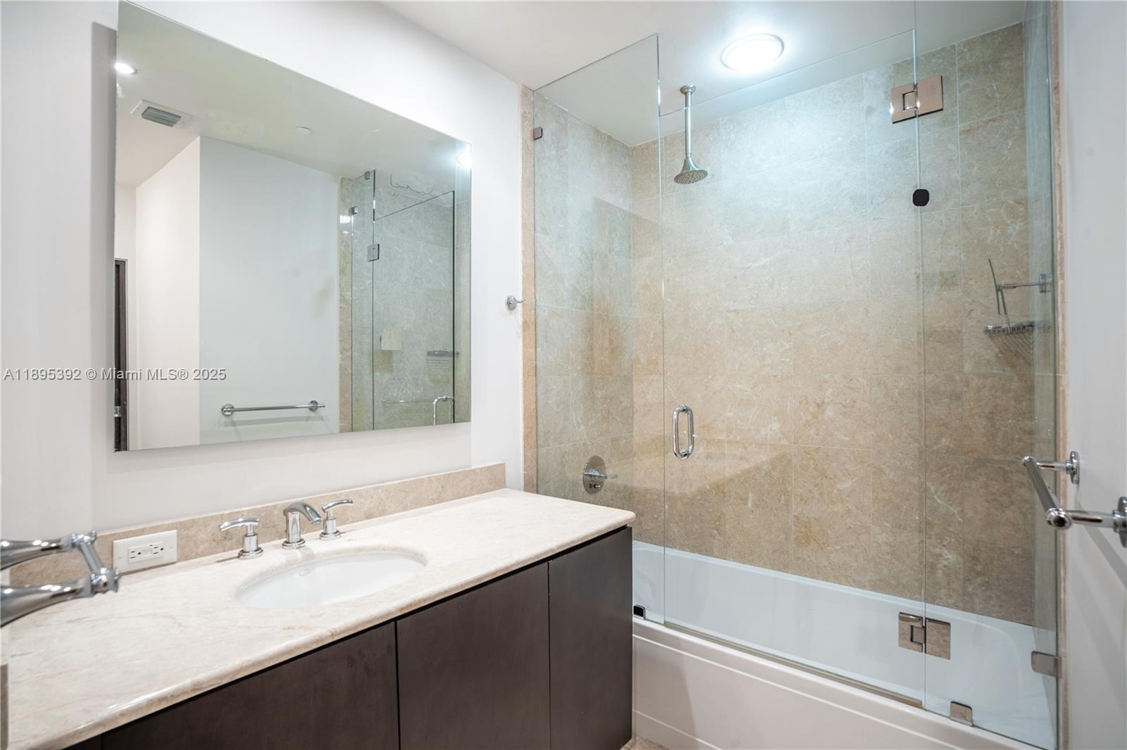 CARBONELL CONDO - Residential