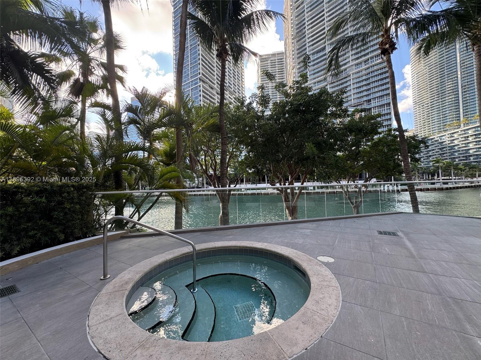 CARBONELL CONDO - Residential