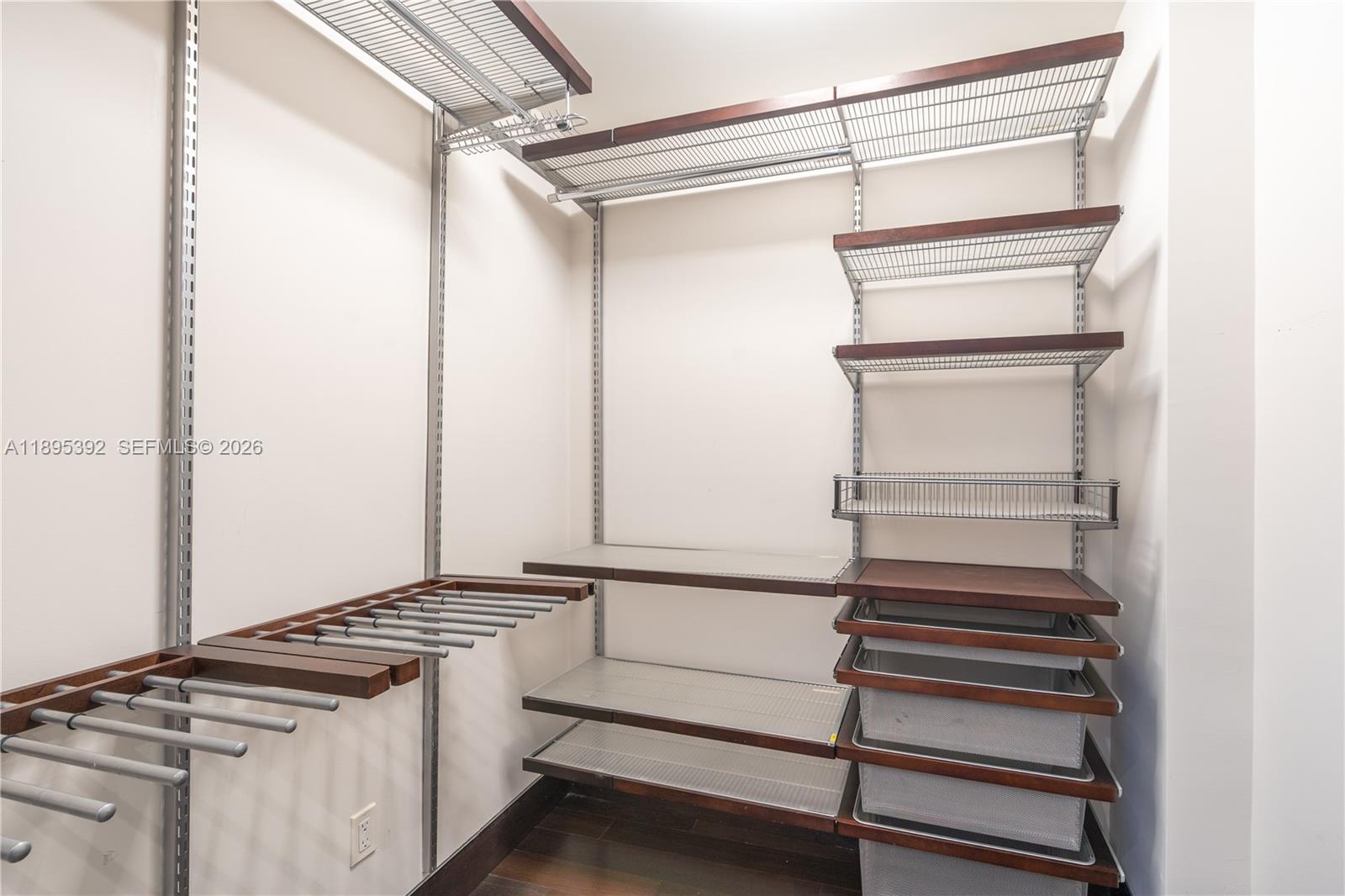 CARBONELL CONDO - Residential