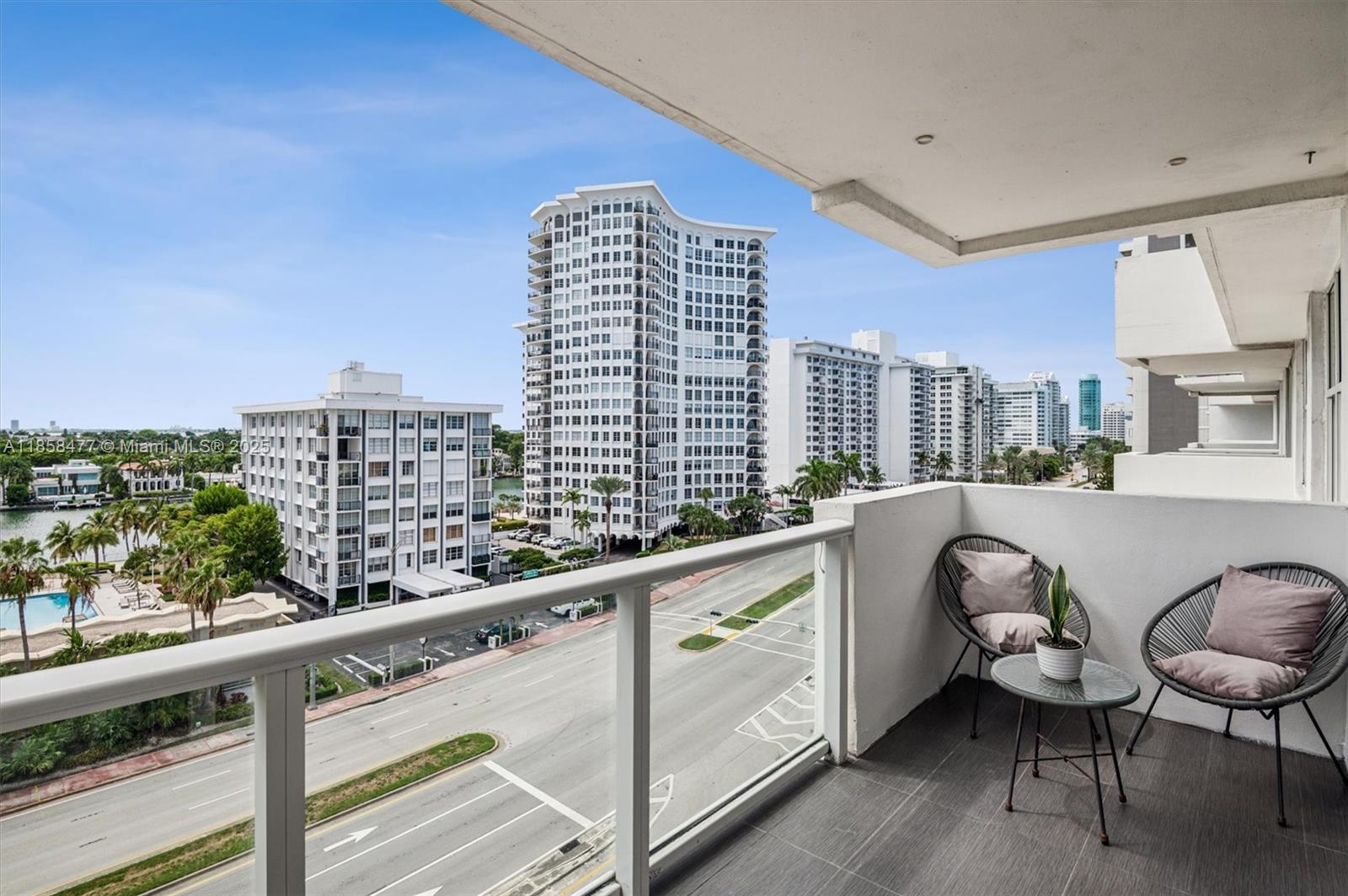 5601 Collins Ave 820