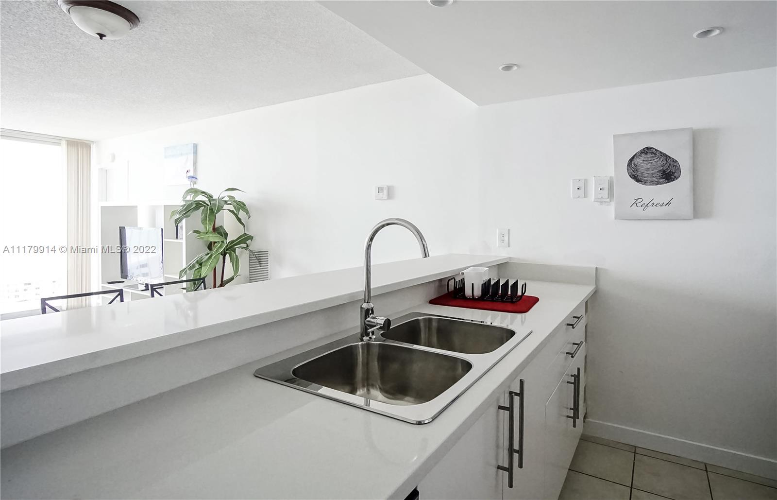 THE GRANDVIEW PALACE COND - Residential