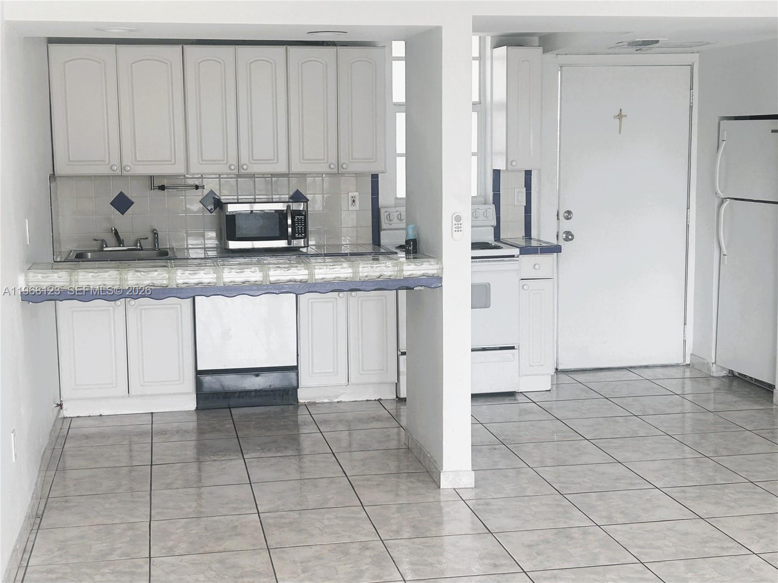 POINT EAST SEC II CONDO - Residential