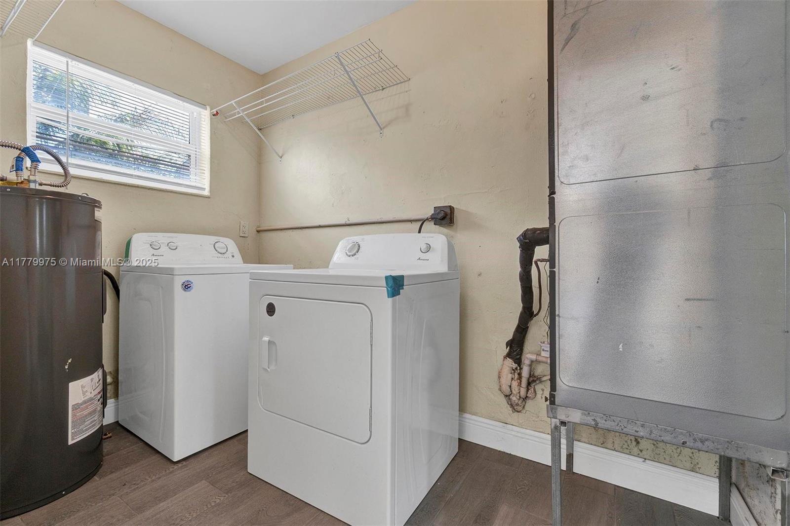 ACADEMY AWARD HOMES SEC 3 - Residential