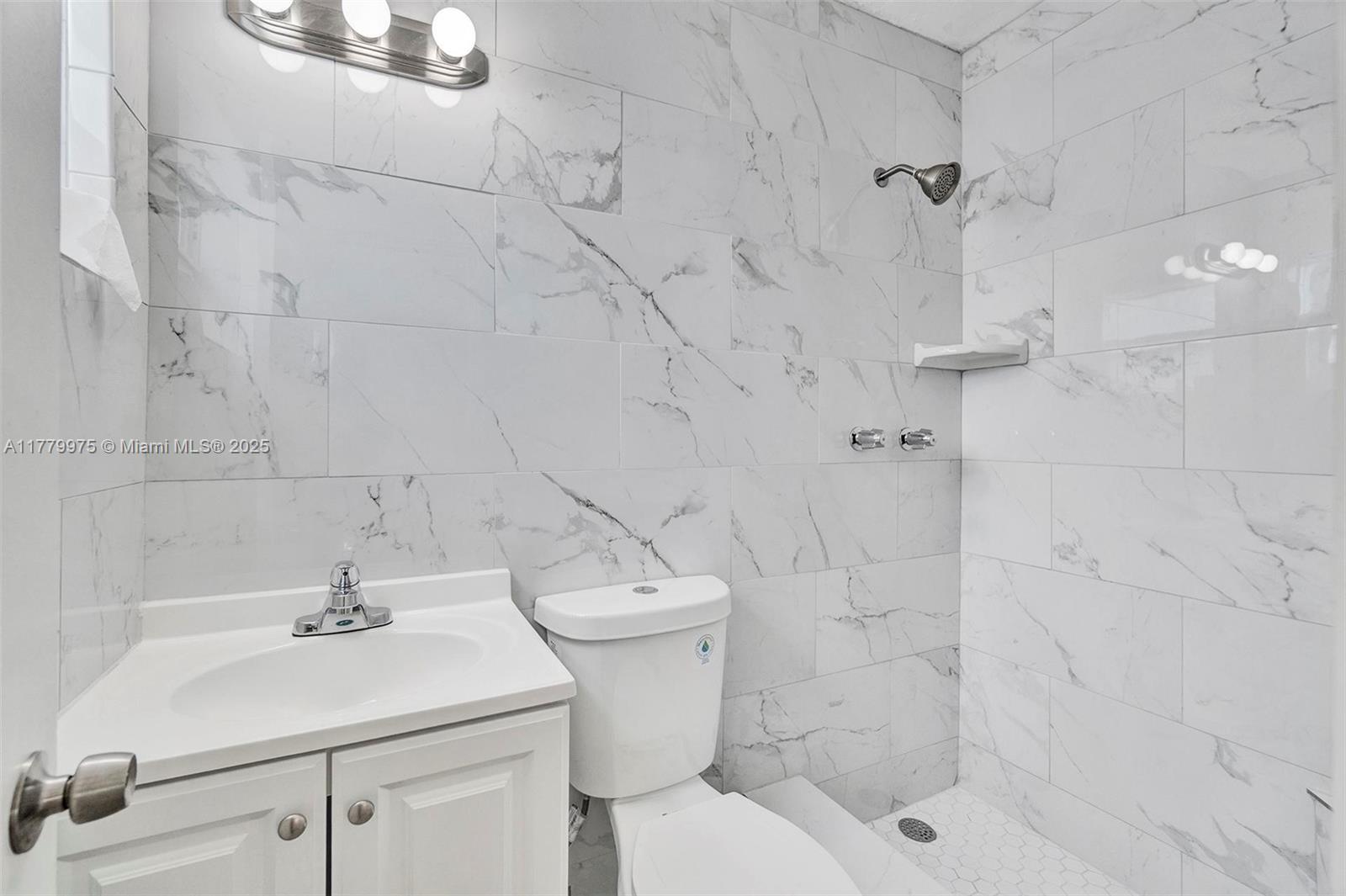 ACADEMY AWARD HOMES SEC 3 - Residential