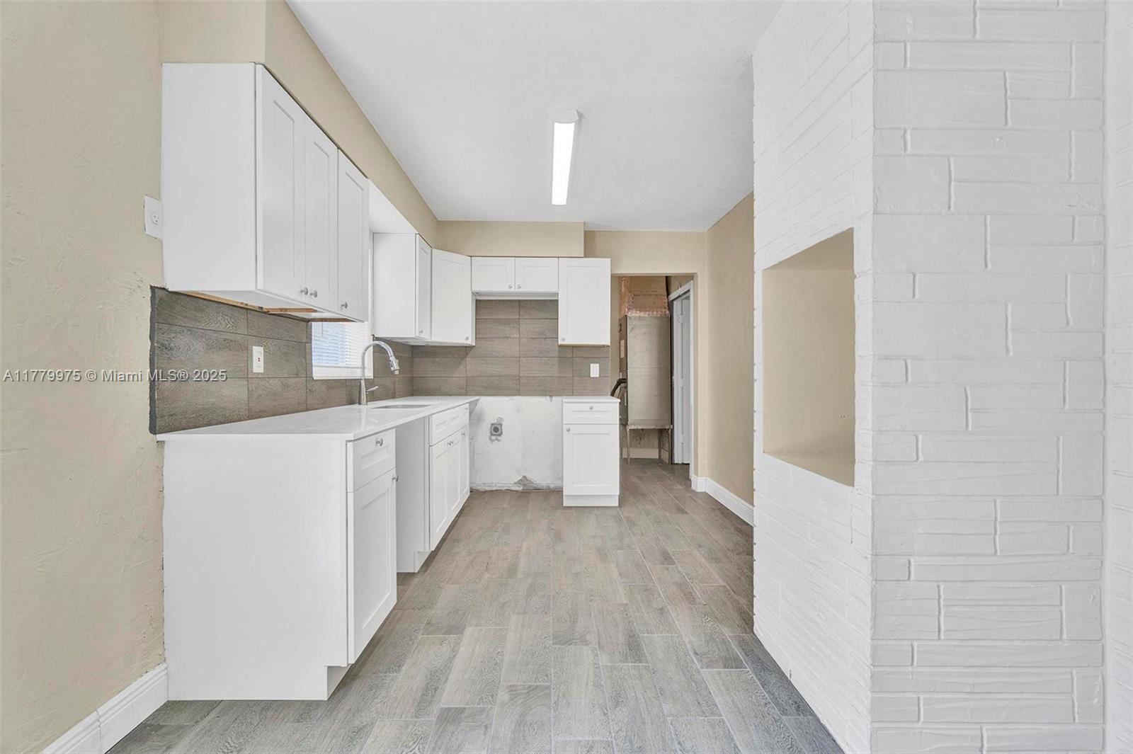 ACADEMY AWARD HOMES SEC 3 - Residential