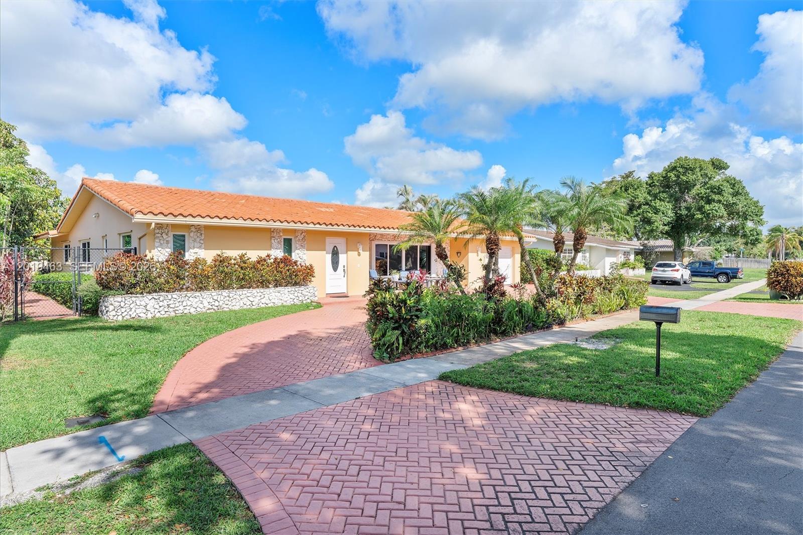 PEMBROKE LAKES SEC 2 - Residential