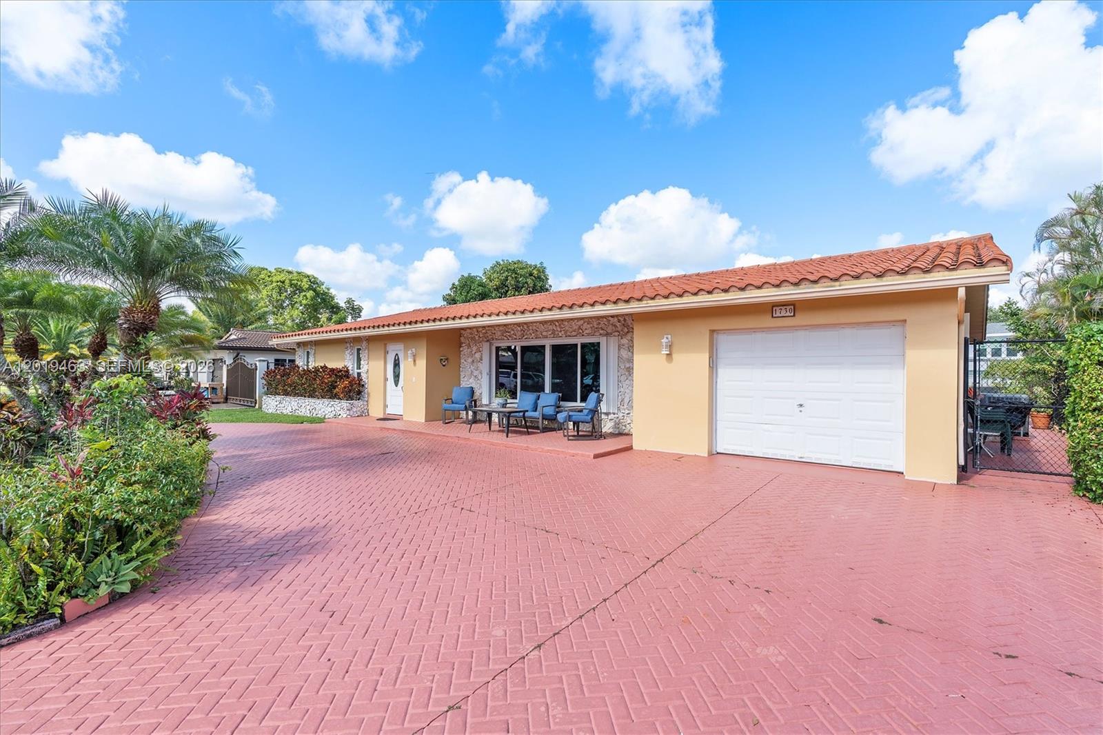 PEMBROKE LAKES SEC 2 - Residential