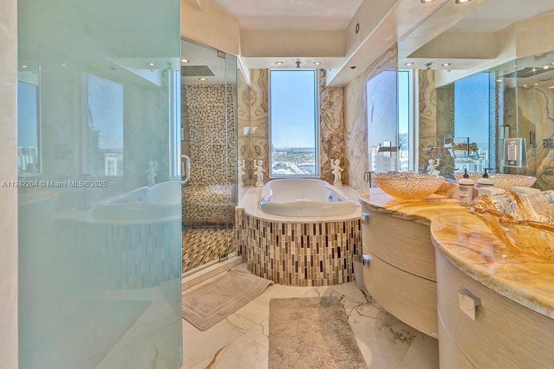 LA PERLA CONDO - Residential Lease