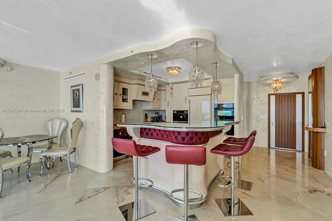 LA PERLA CONDO - Residential Lease