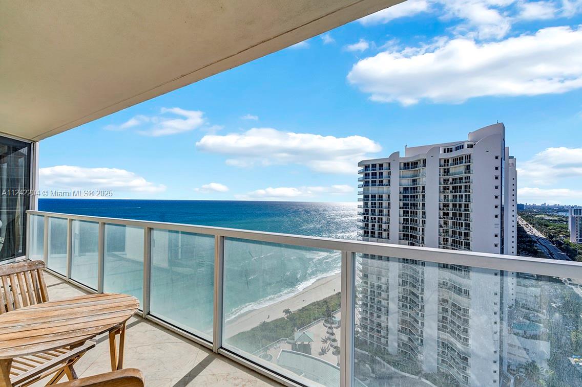 LA PERLA CONDO - Residential Lease