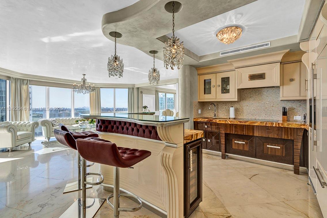 LA PERLA CONDO - Residential Lease