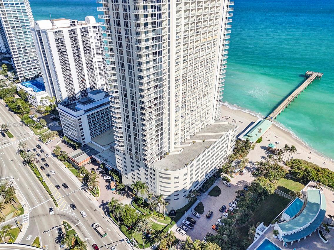 LA PERLA CONDO - Residential Lease