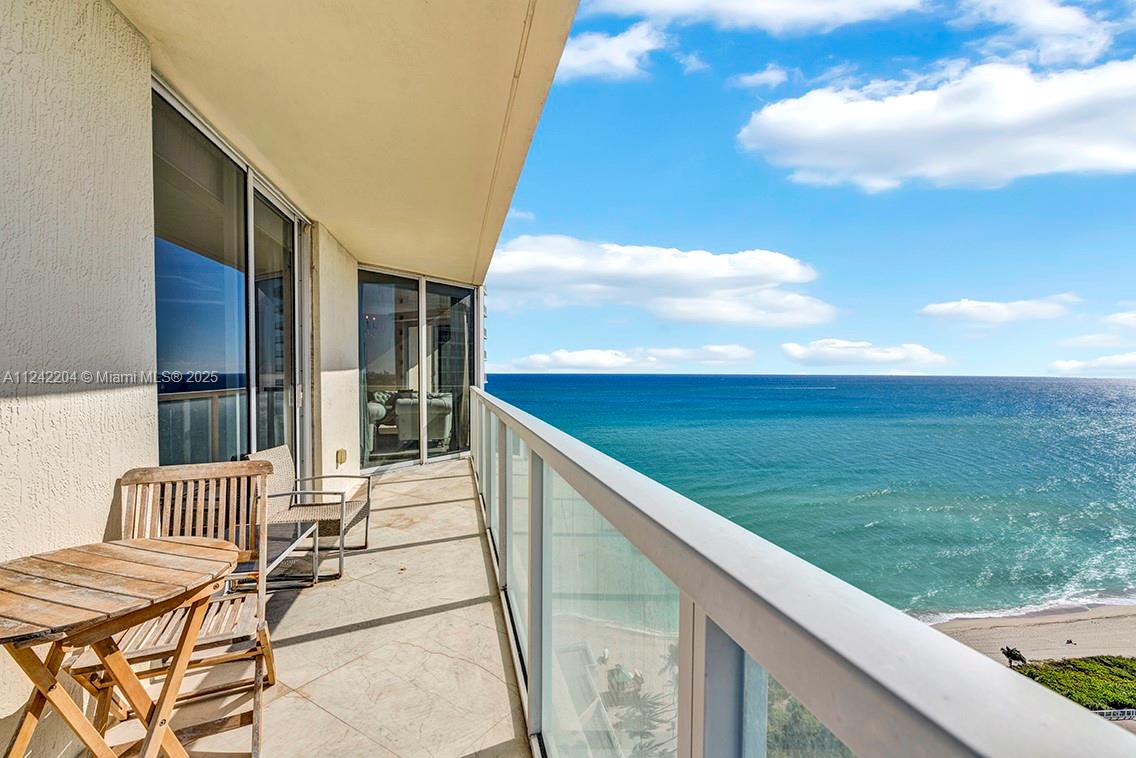 LA PERLA CONDO - Residential Lease