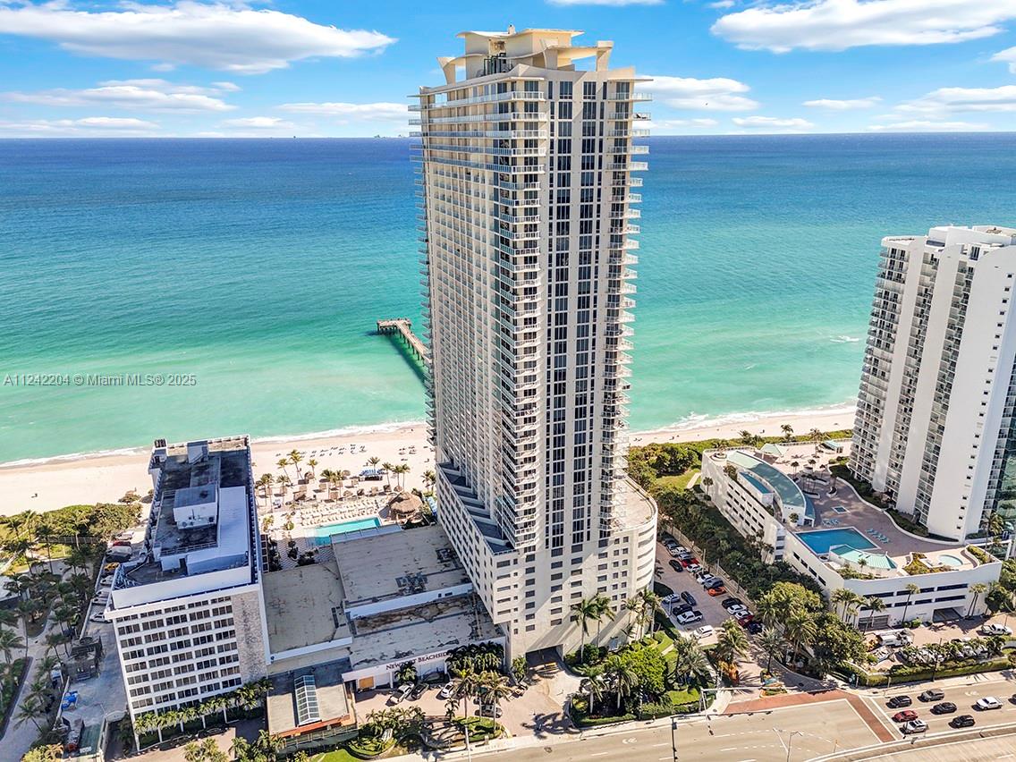 LA PERLA CONDO - Residential Lease