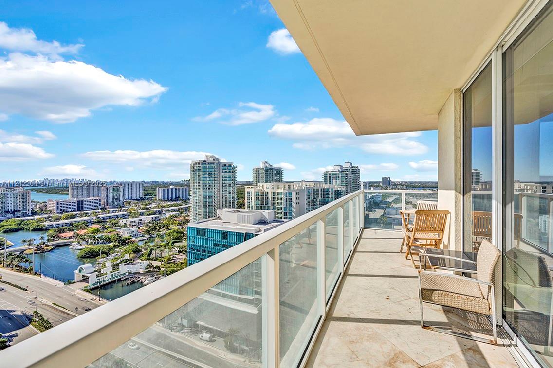 LA PERLA CONDO - Residential Lease