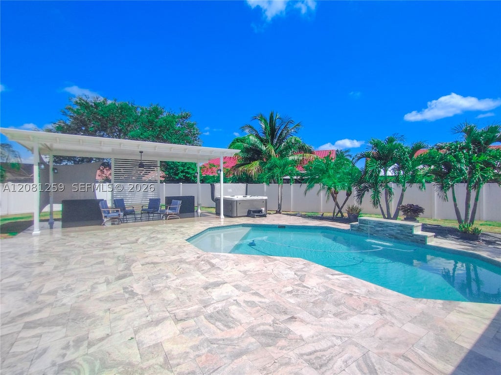 Photo of 5780 Sun Pointe Circle, Boynton Beach, FL 33437 (MLS # A12081259)
