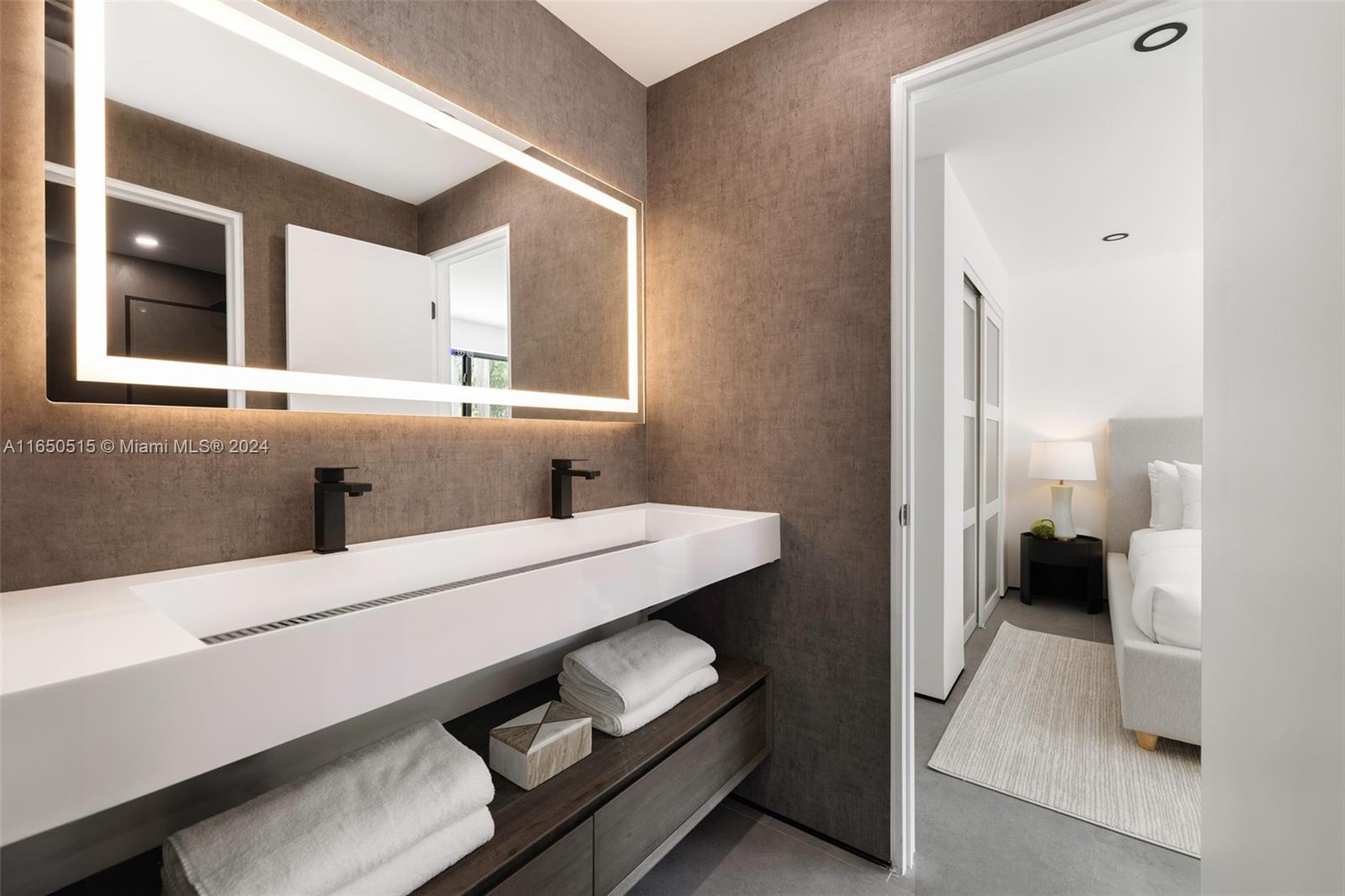 HIGHLAND LAKES SEC 3 - Residential