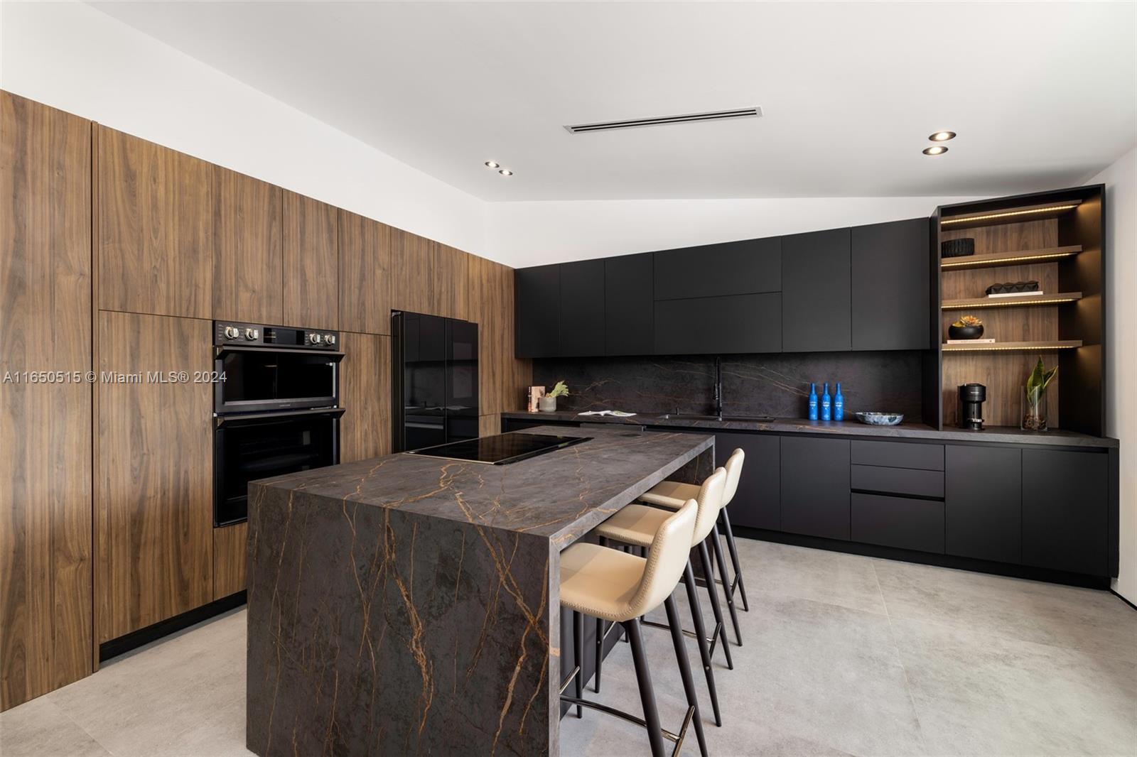 HIGHLAND LAKES SEC 3 - Residential