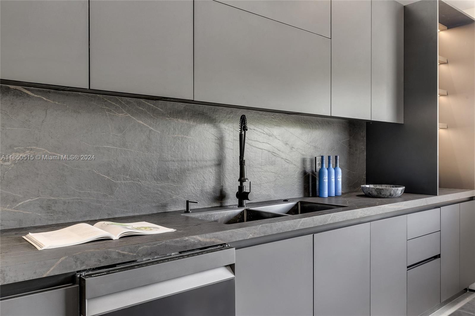 HIGHLAND LAKES SEC 3 - Residential