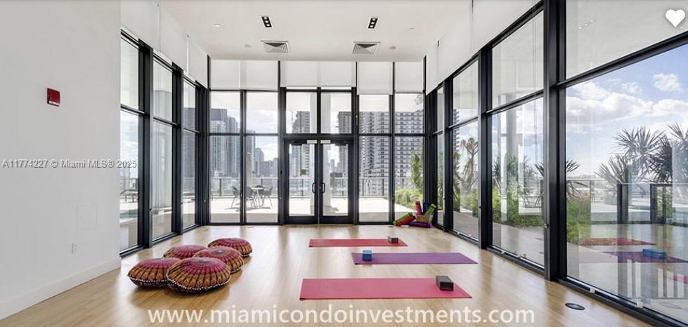 CANVAS CONDO - Residential
