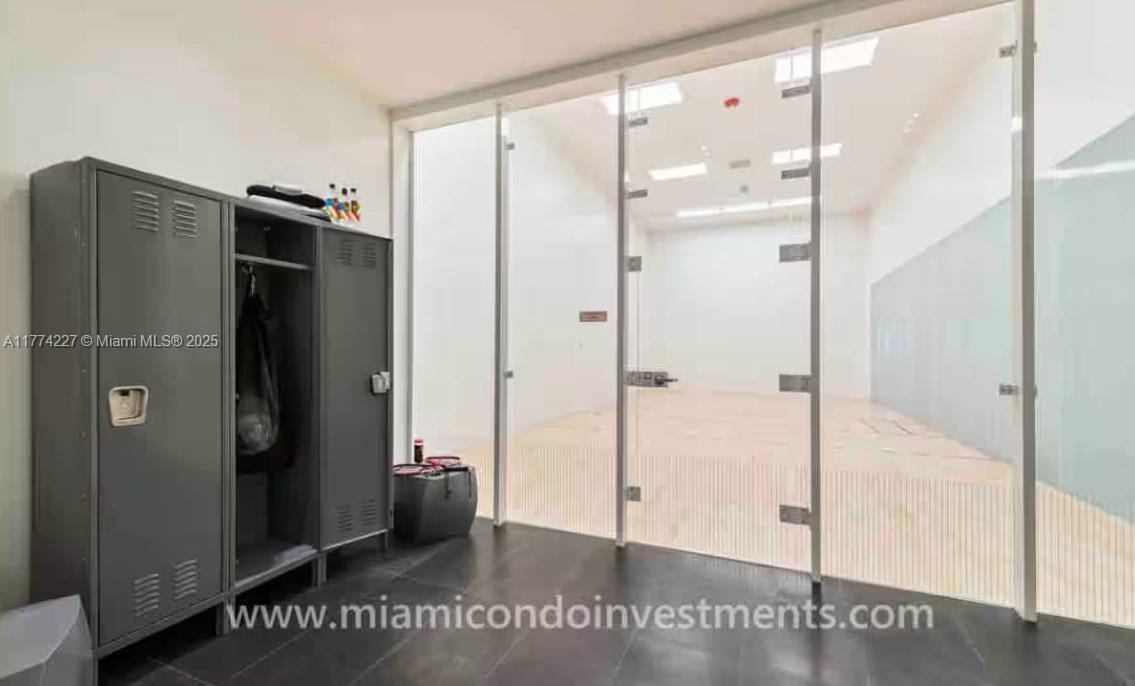 CANVAS CONDO - Residential
