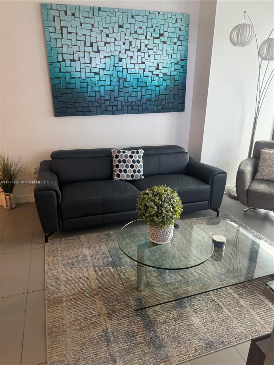CANVAS CONDO - Residential