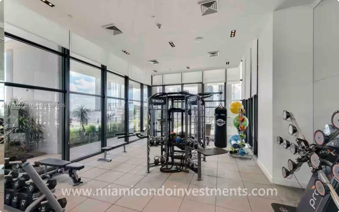 CANVAS CONDO - Residential