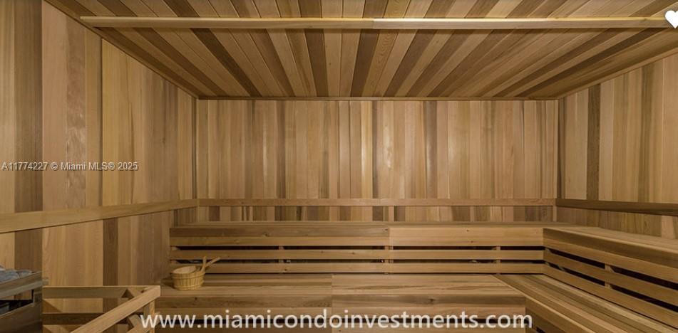 CANVAS CONDO - Residential