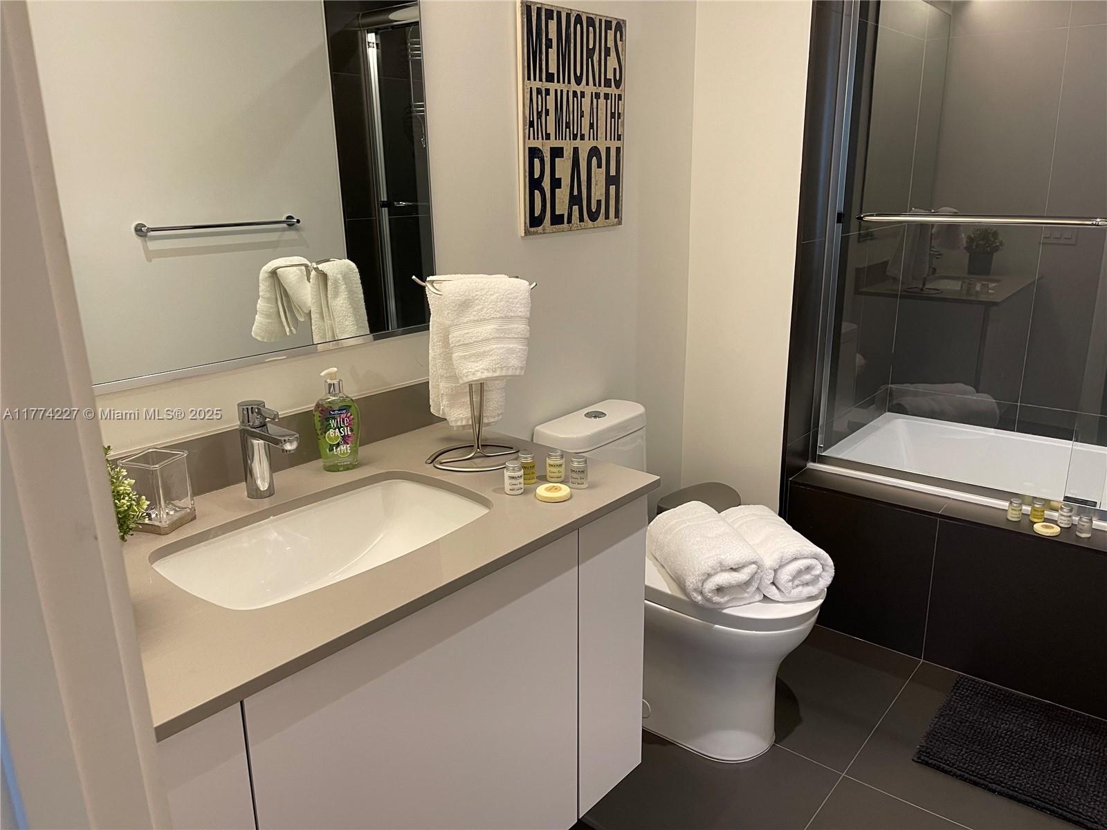 CANVAS CONDO - Residential
